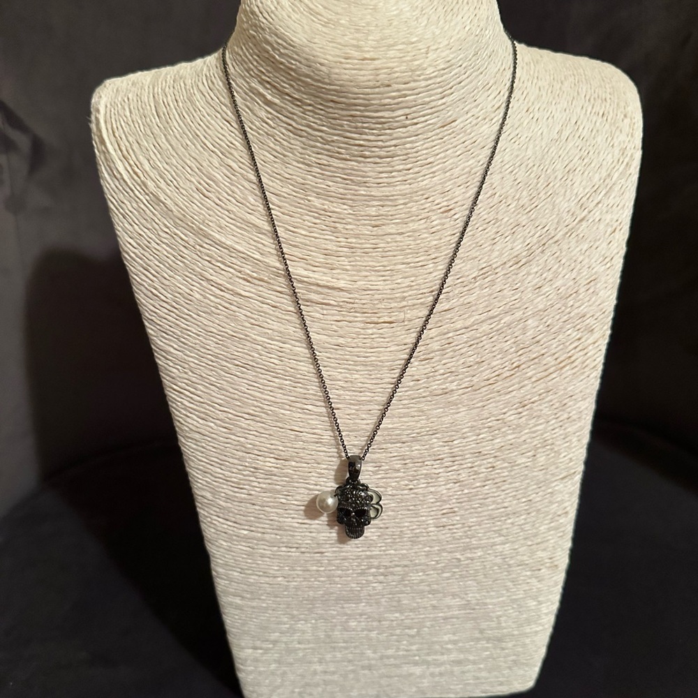 French Connection | Skull Pendant Necklace with Pearl and Flower Charms - Picture 4 of 5